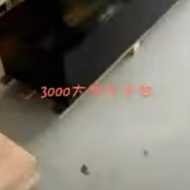 هڪ 3 ميٽر ڊگهو گرينائيٽ پليٽ فارم